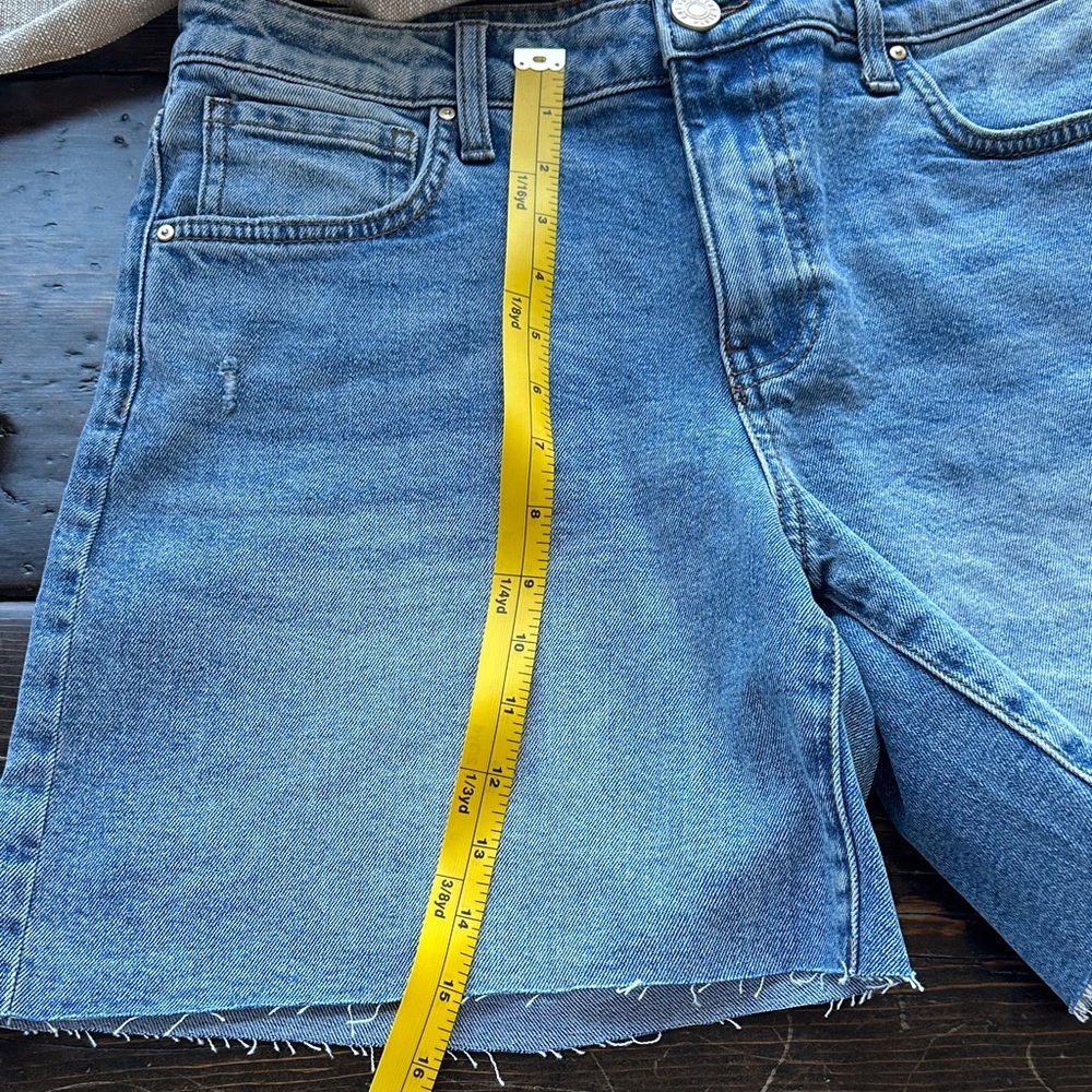 Kut from the Kloth Distressed Blue Jean Shorts Size 4 - Picture 9 of 11